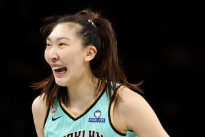 图卢兹vs昂热全场免费直播_图卢兹vs昂热在线直播免费观看_图卢兹vs昂热全场回放免费观看强势复苏！韩旭替补17分28秒狂砍19分5板&得分全场最高 上一场0分